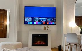 Romantic City Centre Flat - Alexandra Apartment